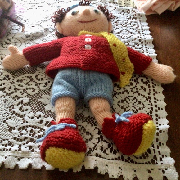 Noddy Doll knitted - Picture 3 of 10